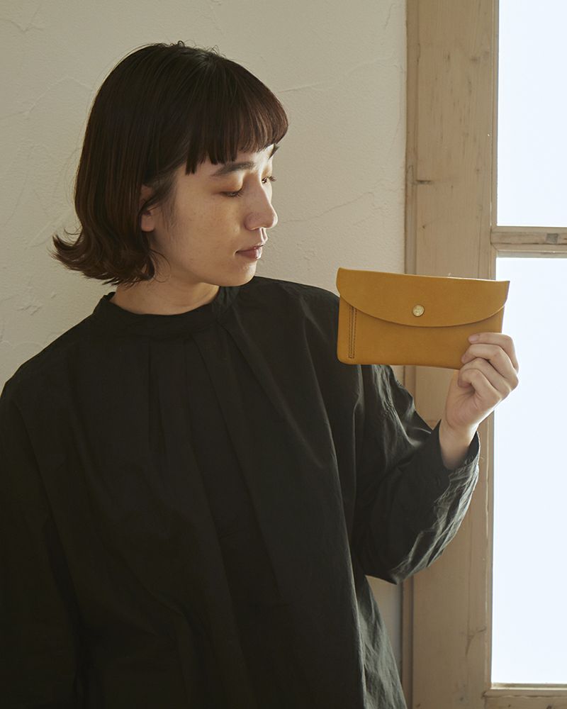 長財布の色：キャラメル