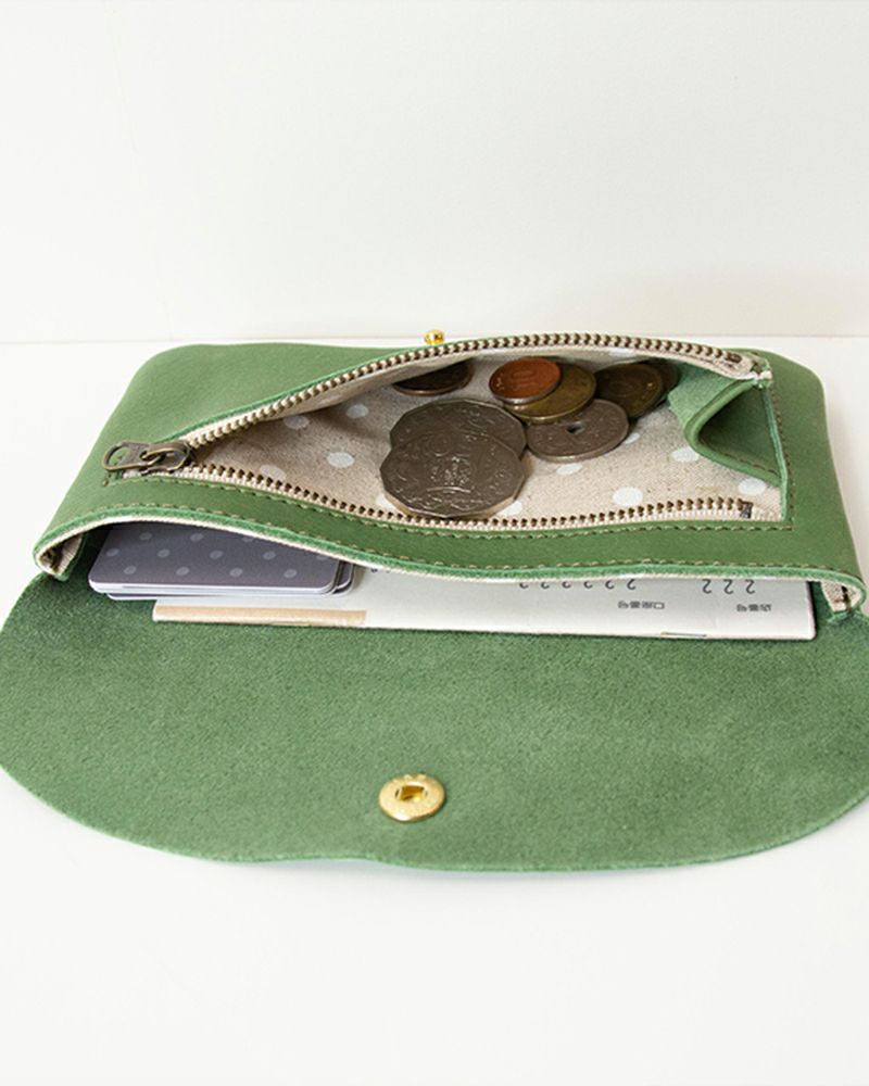 長財布の色：リーフグリーン