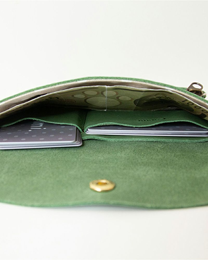 長財布の色：リーフグリーン