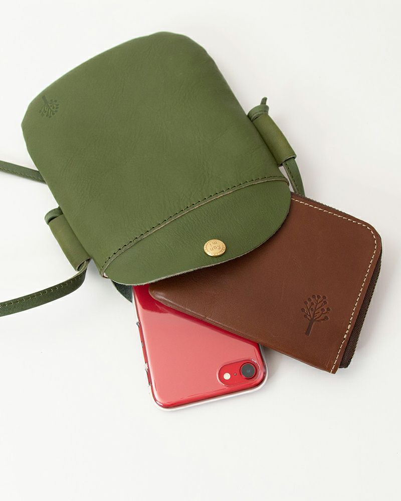 ポシェットの色：グリーン