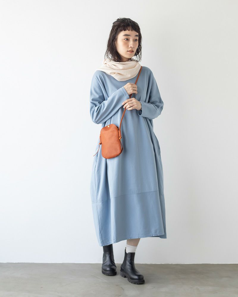 ポシェットの色：キャメル