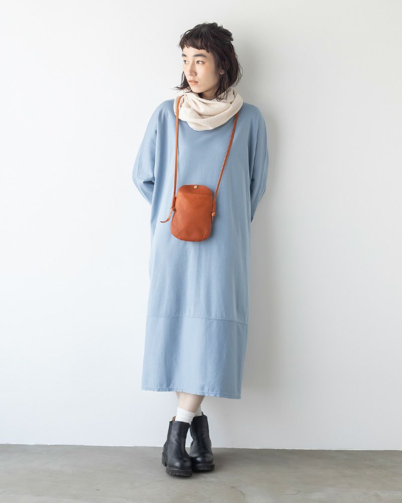 ポシェットの色：キャメル