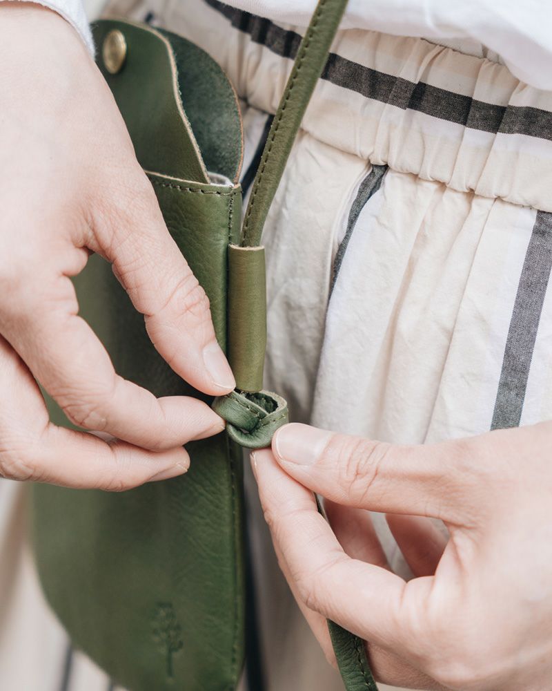 ポシェットの色：グリーン