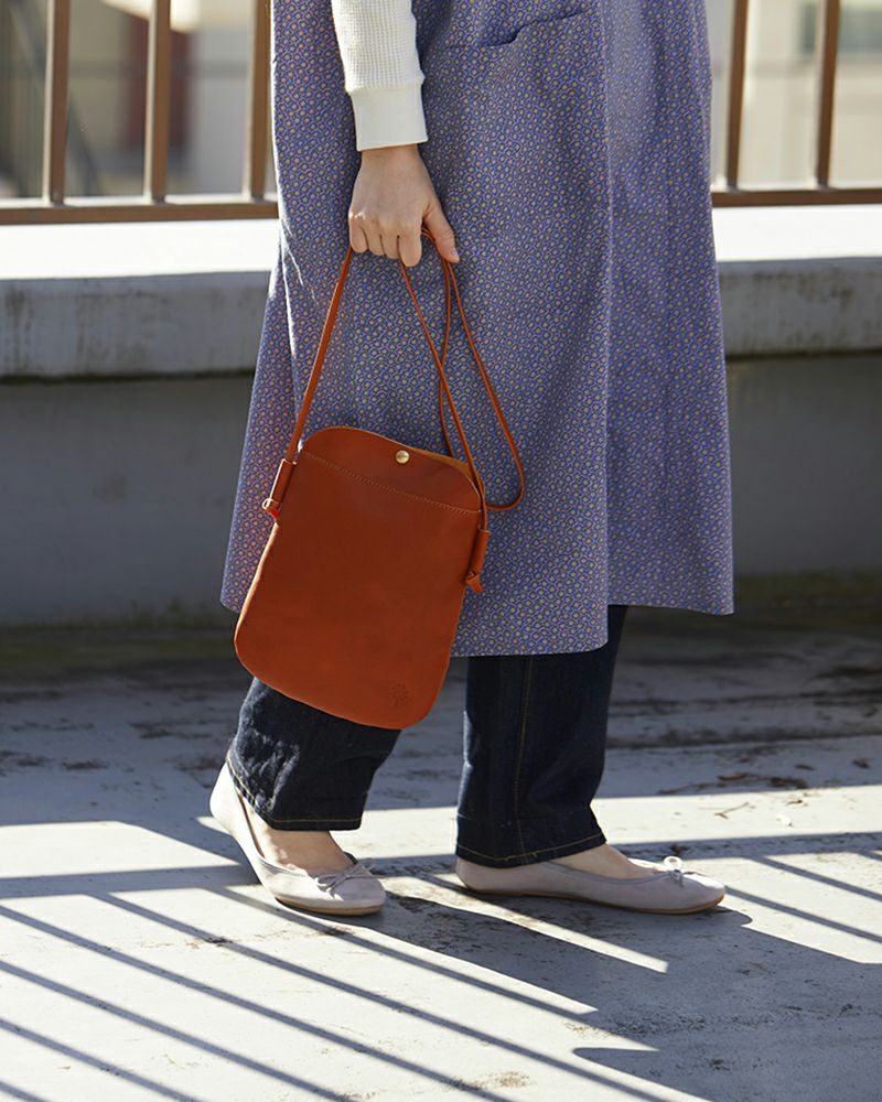 ドロップツリー サコッシュ（M）：レッド