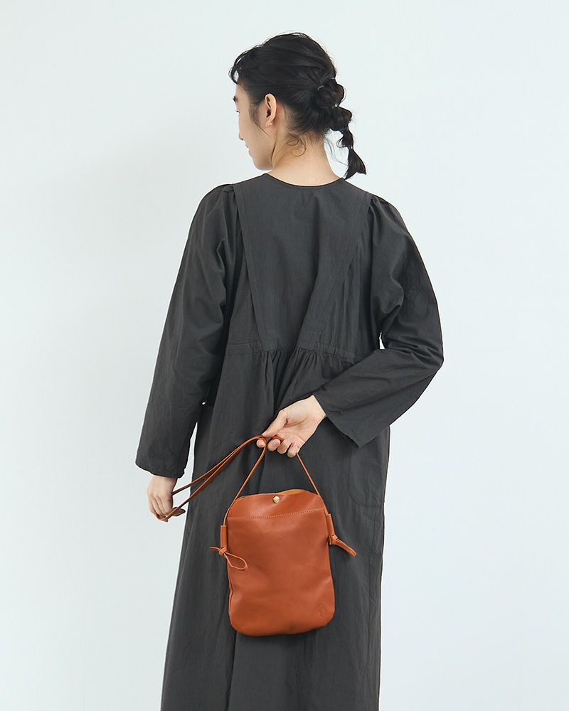 ドロップツリー サコッシュ（M）：キャメル