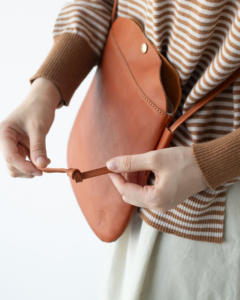 ドロップツリー サコッシュ（M）：キャメル