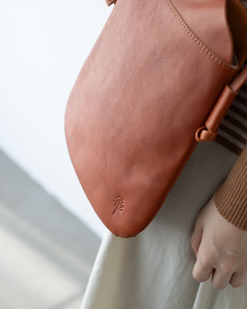 ドロップツリー サコッシュ（M）：キャメル