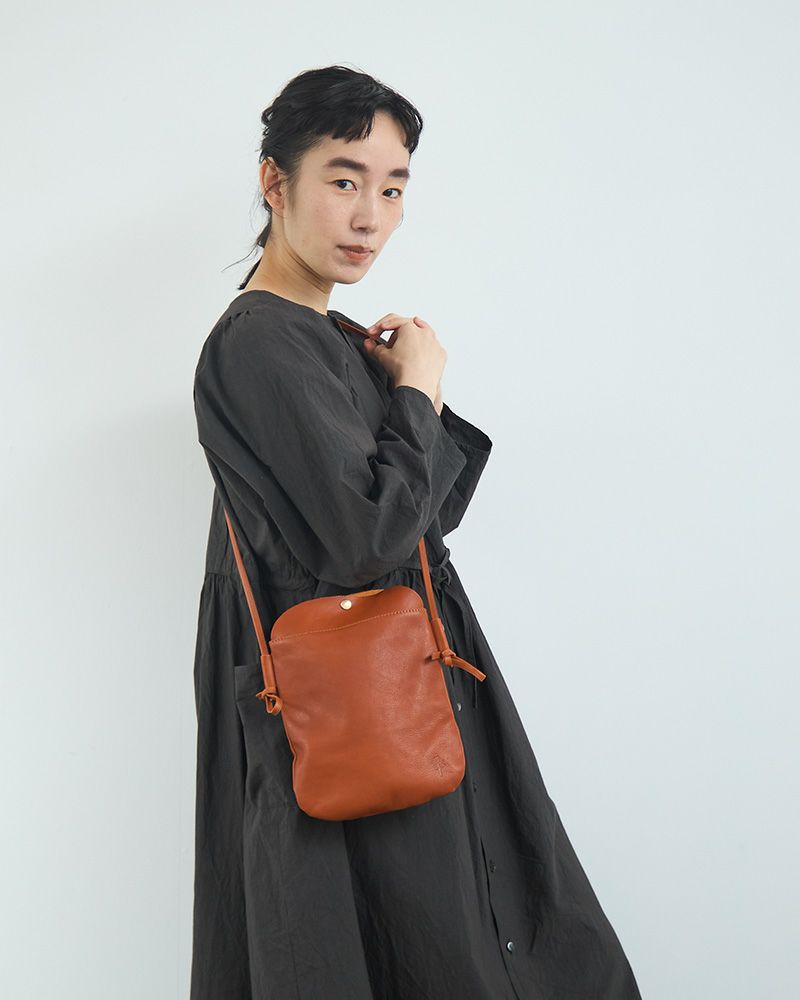 ドロップツリー サコッシュ（M）：キャメル