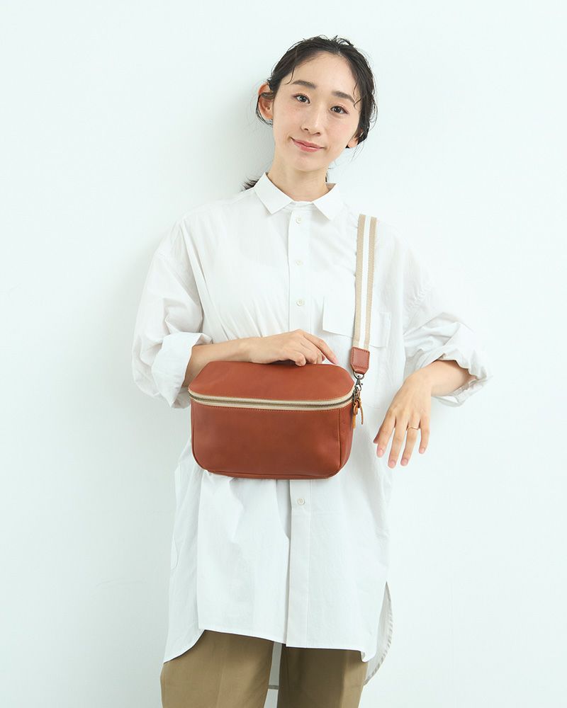 ボディバッグの色：レンガ（限定色）