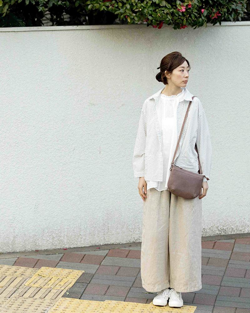 ポシェットの色：モカグレー