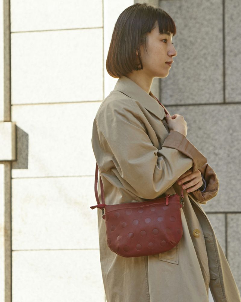 ポシェットの色：チェリーレッド
