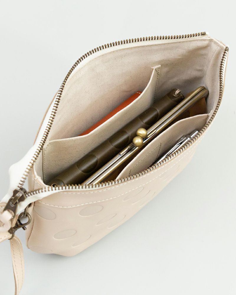 ポシェットの色：バニラ