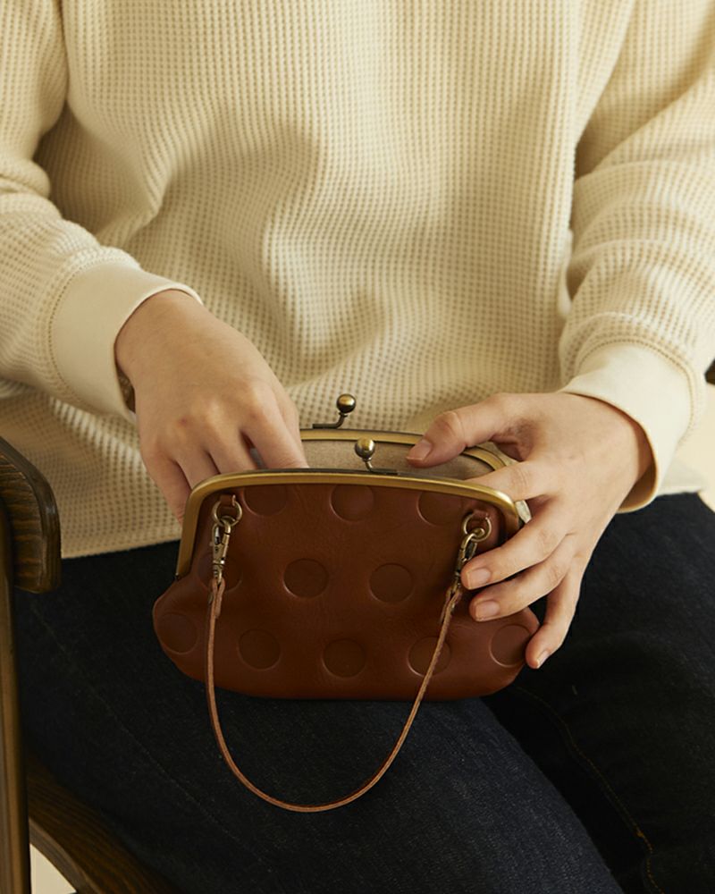 がま口の色：ダークブラウン