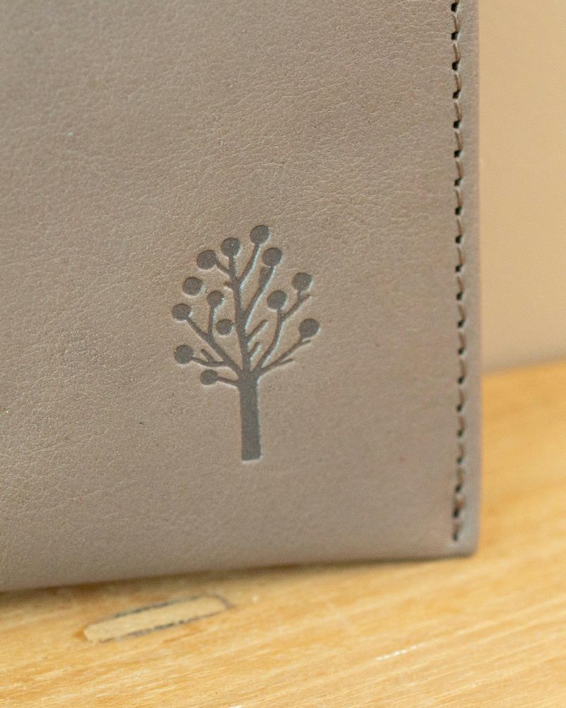 長財布の色：モカグレー