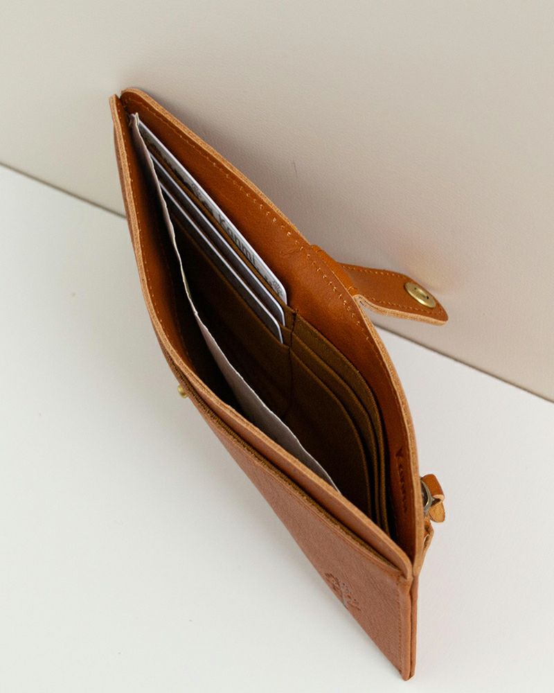 長財布の色：キャメル