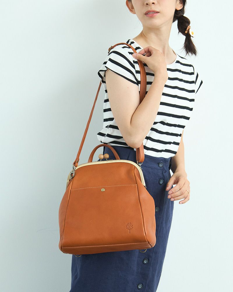 がま口バッグの色：キャメル