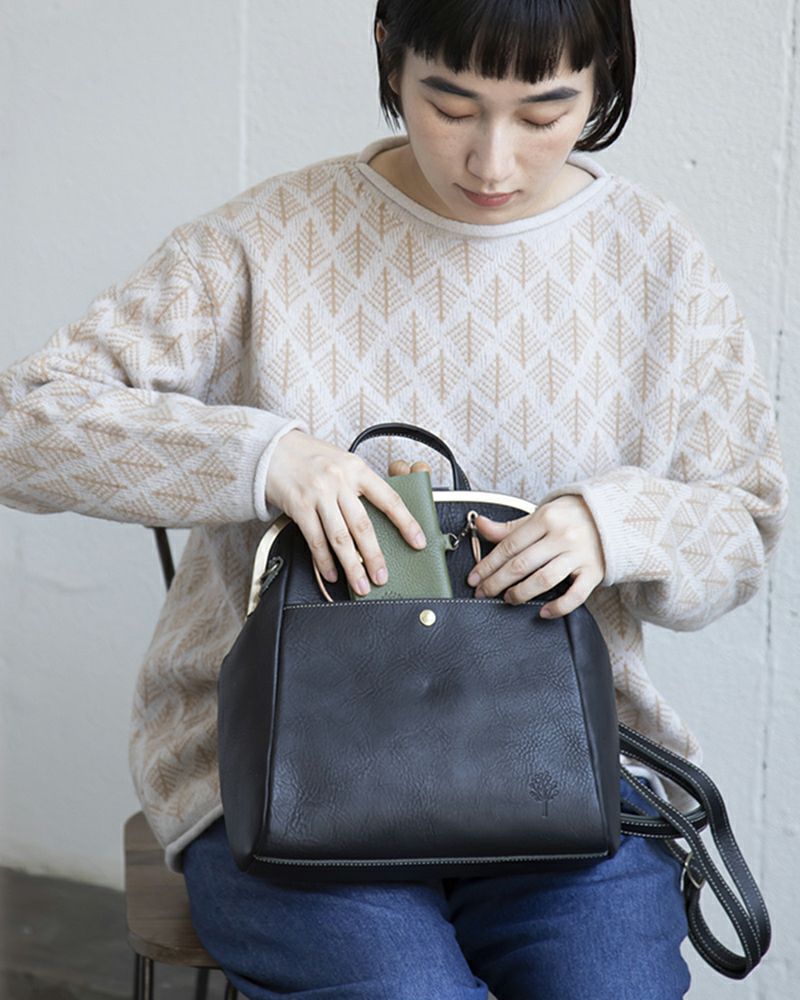 がま口バッグの色：クロ