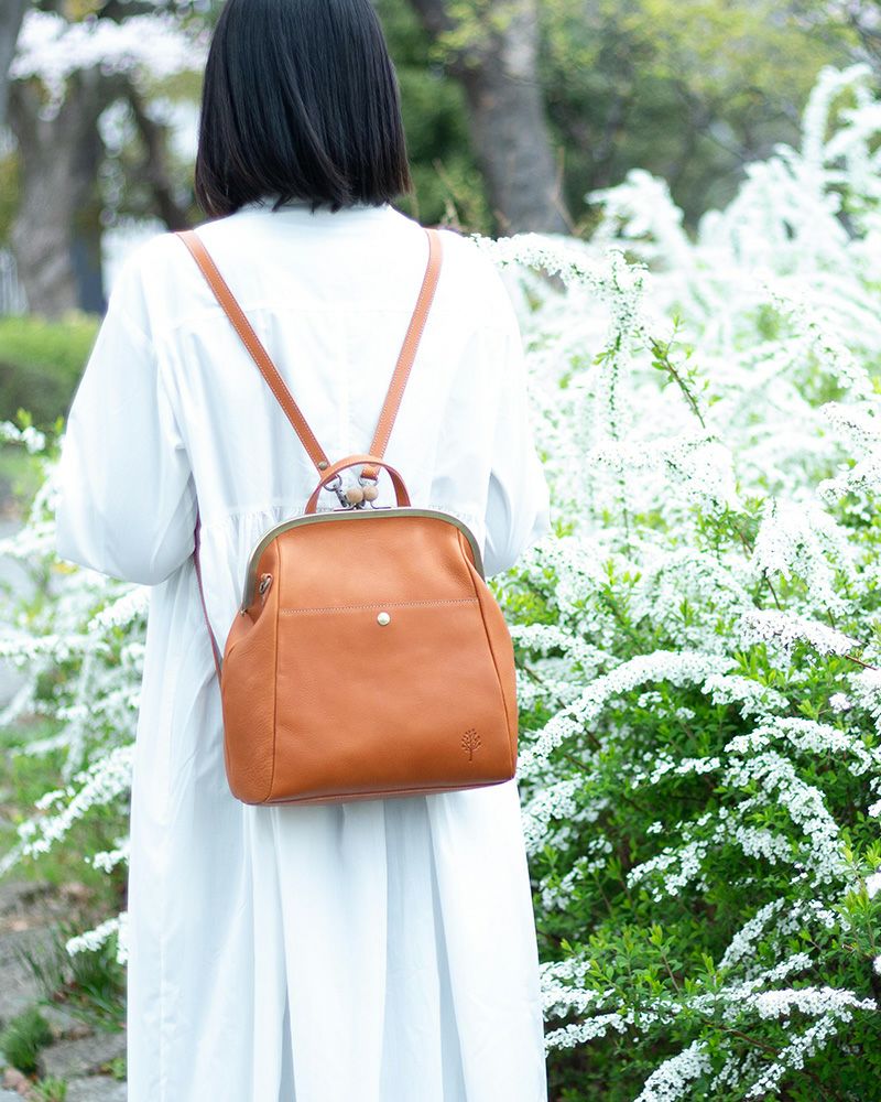 がま口バッグの色：キャメル