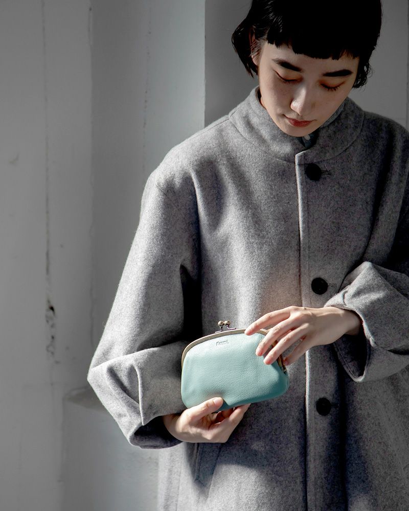 「フカフカ ロング親子がま口」がま口の色：サックス