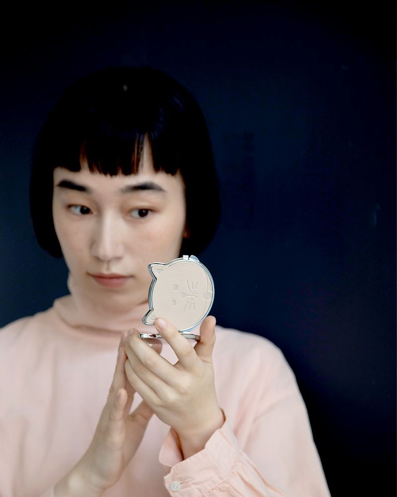 手鏡の色：シロ