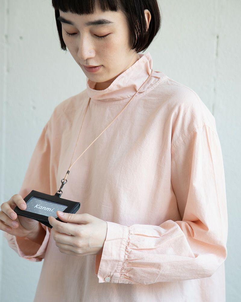 パスケースの色：クロ