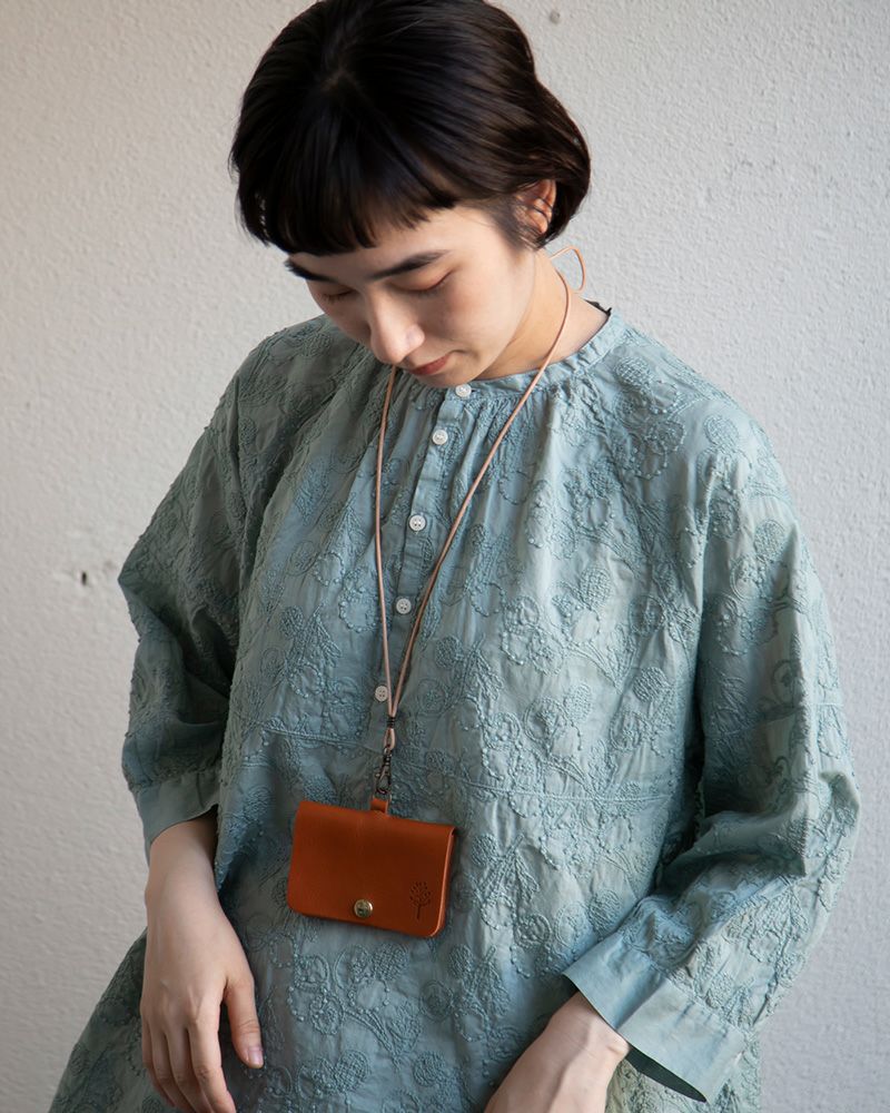 パスケースの色：キャメル