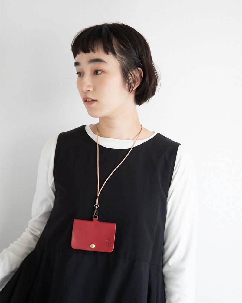 パスケースの色：レッド