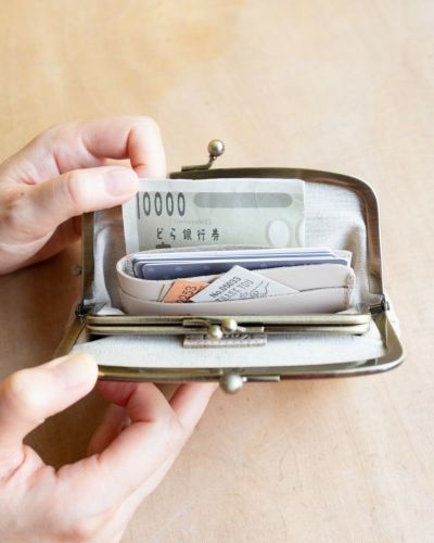 がま口 仕切りポケットの色：バニラ