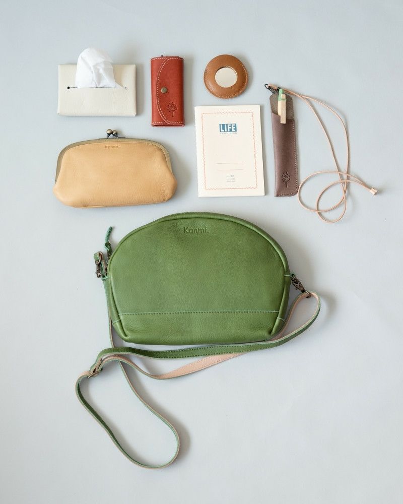 ポシェットの色：リーフグリーン