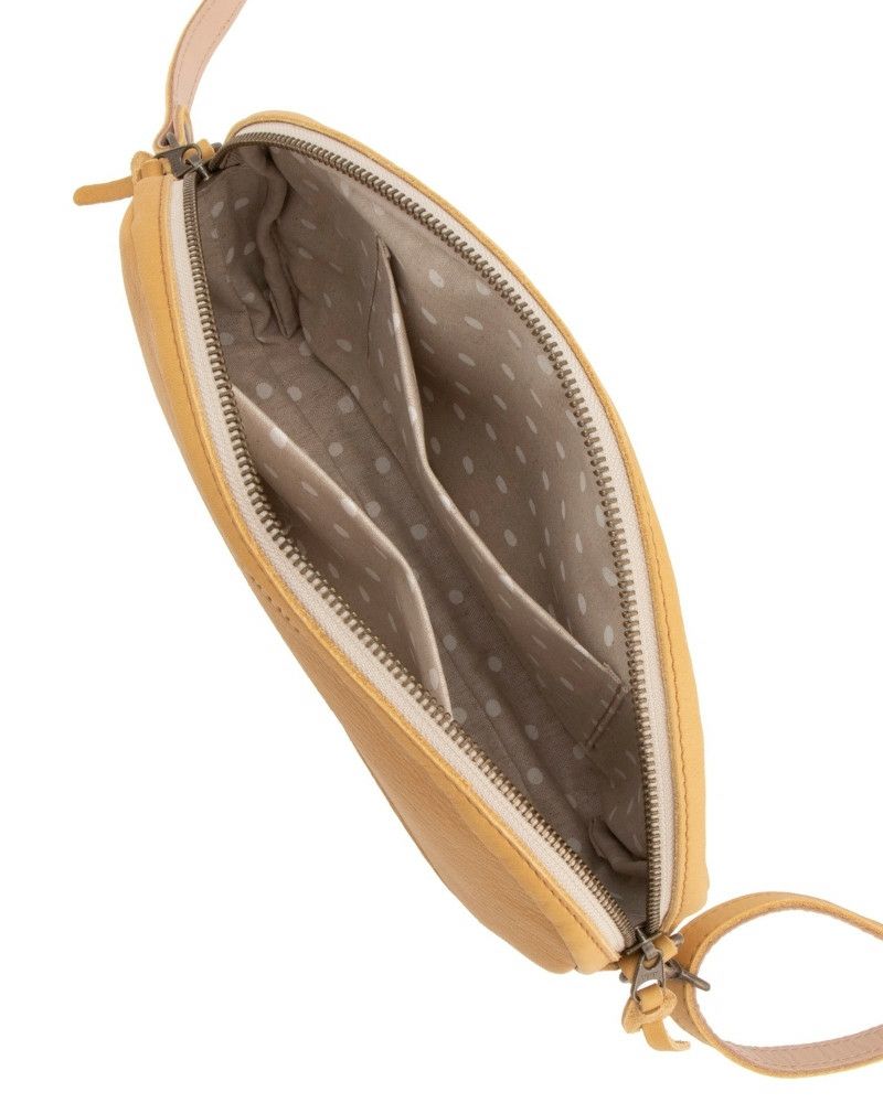 ポシェットの色：キャラメル