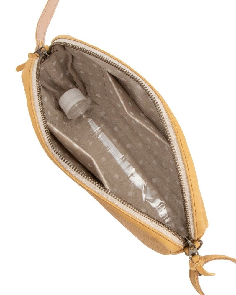 ポシェットの色：キャラメル