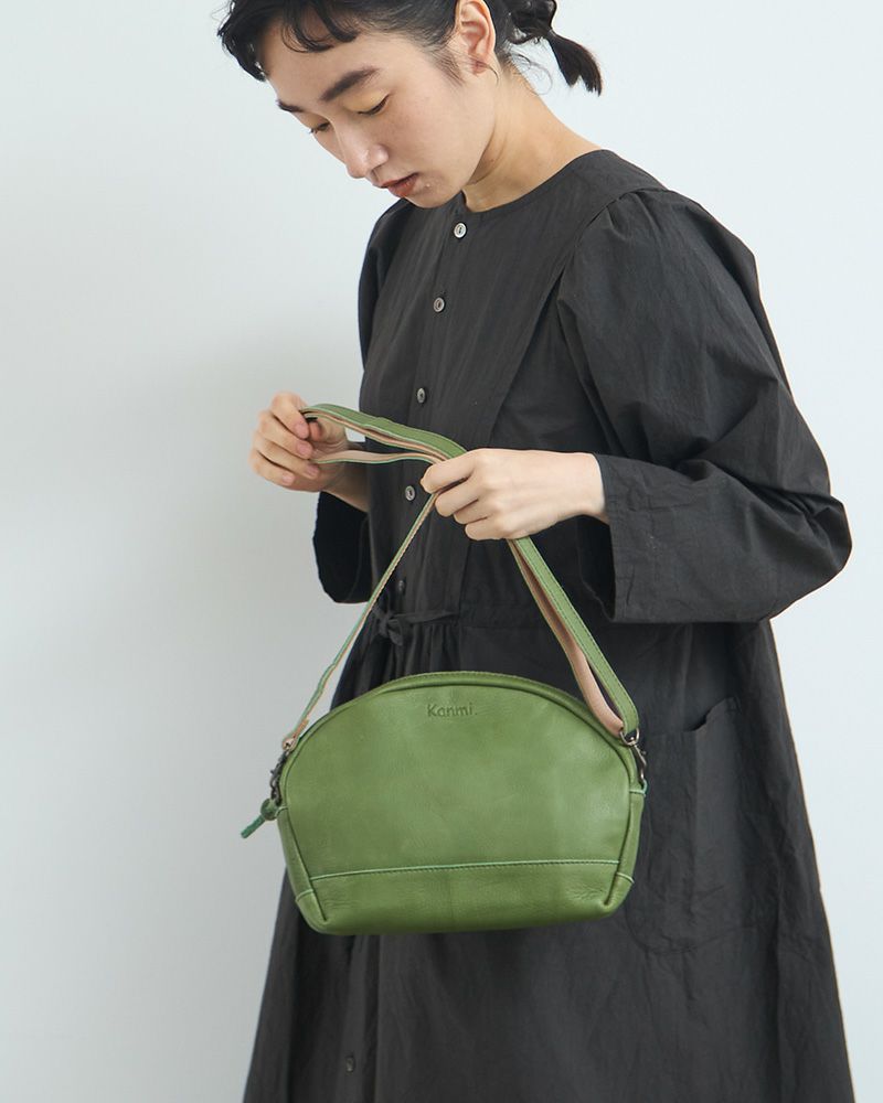 ポシェットの色：リーフグリーン