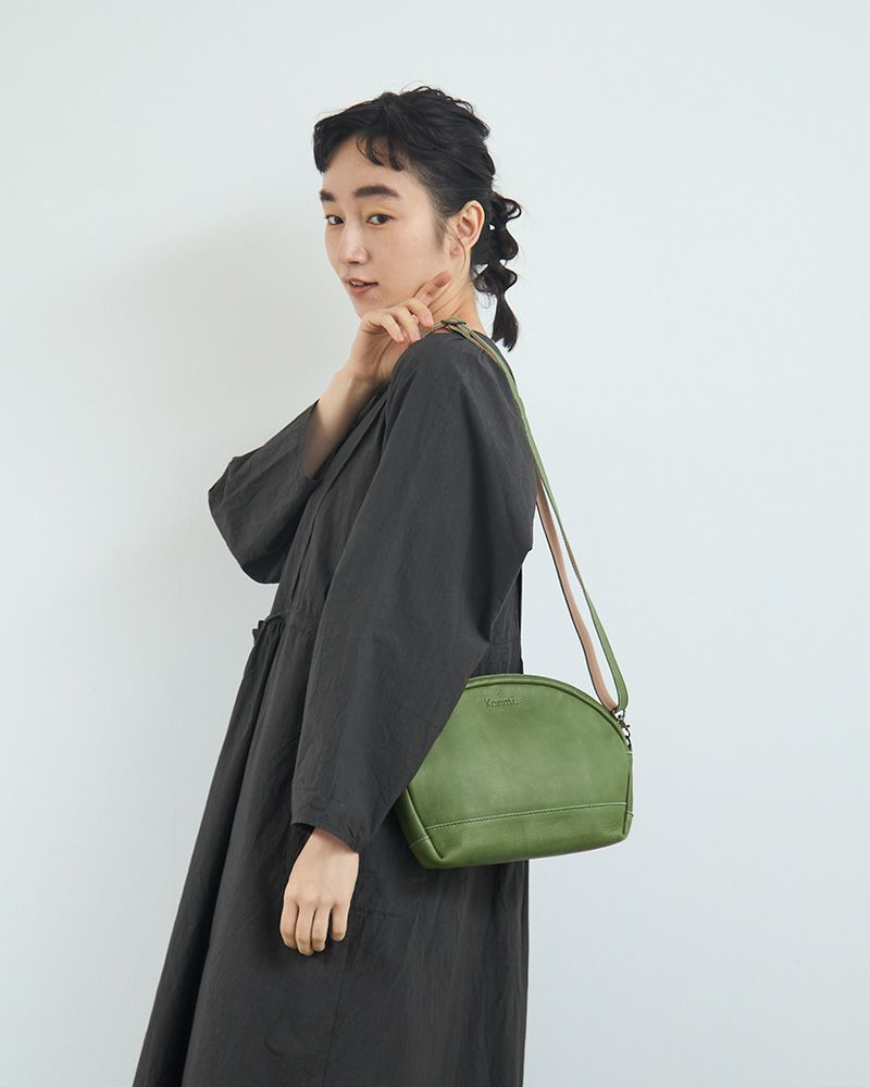 ポシェットの色：リーフグリーン