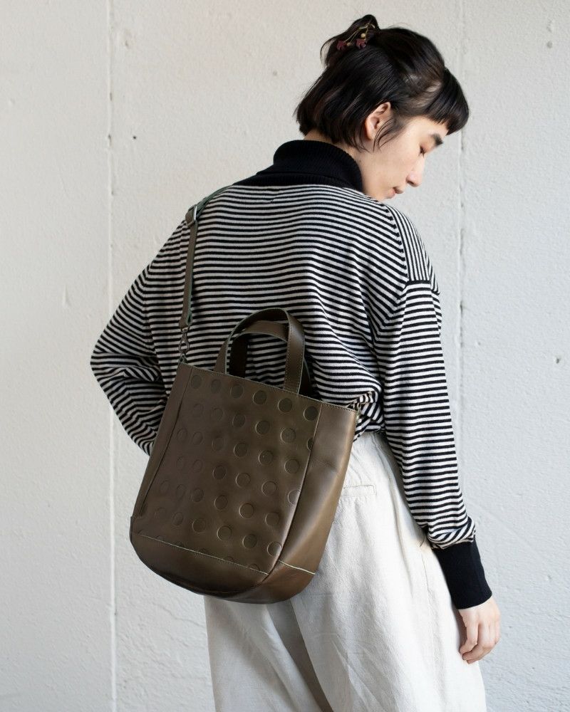 トートバッグの色：オリーブグリーン