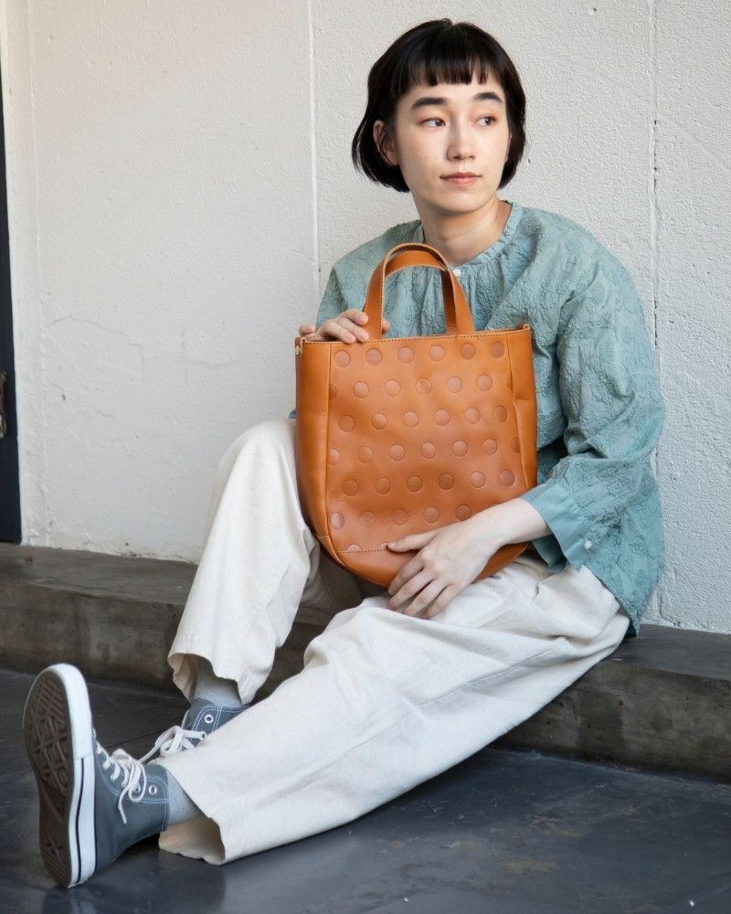 トートバッグの色：キャラメル（限定色）