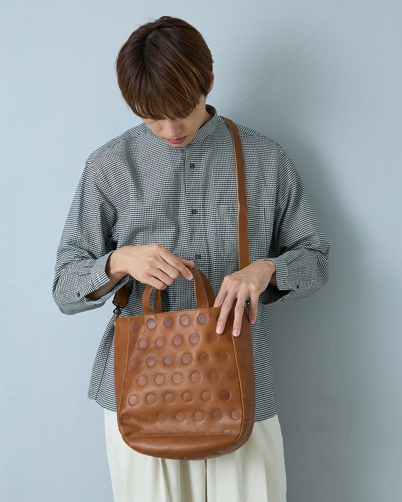 男性も使える、レザー2WAYバッグ