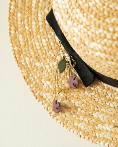 ブローチの色:スミレ