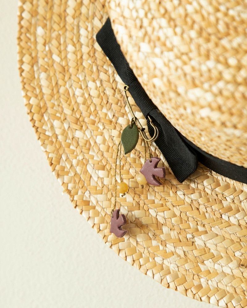 ブローチの色：スミレ