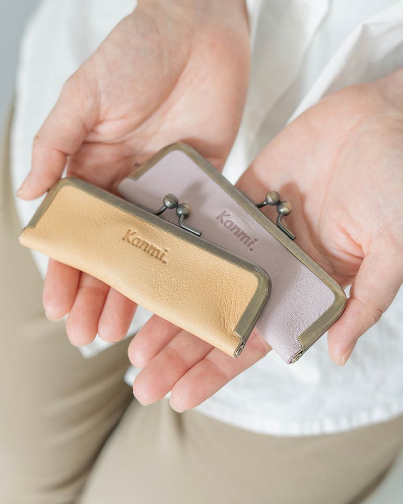 がま口印鑑ケースの色：手前から　ミルクティー・ラベンダー