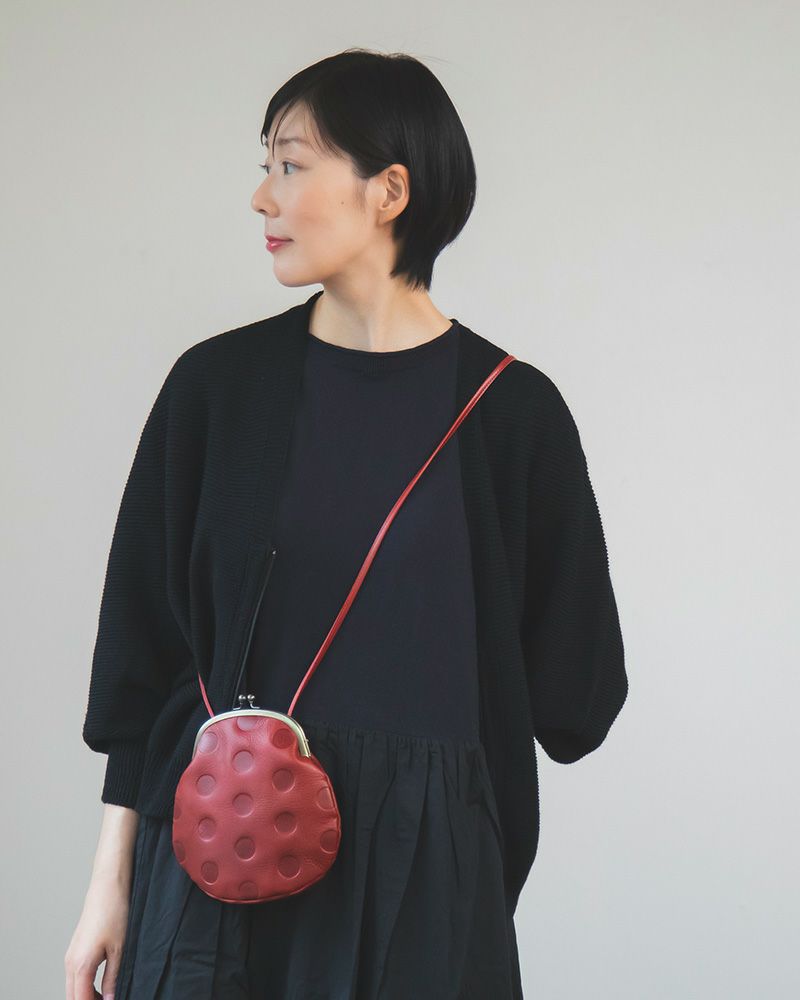 がま口ポシェットの色：チェリーレッド