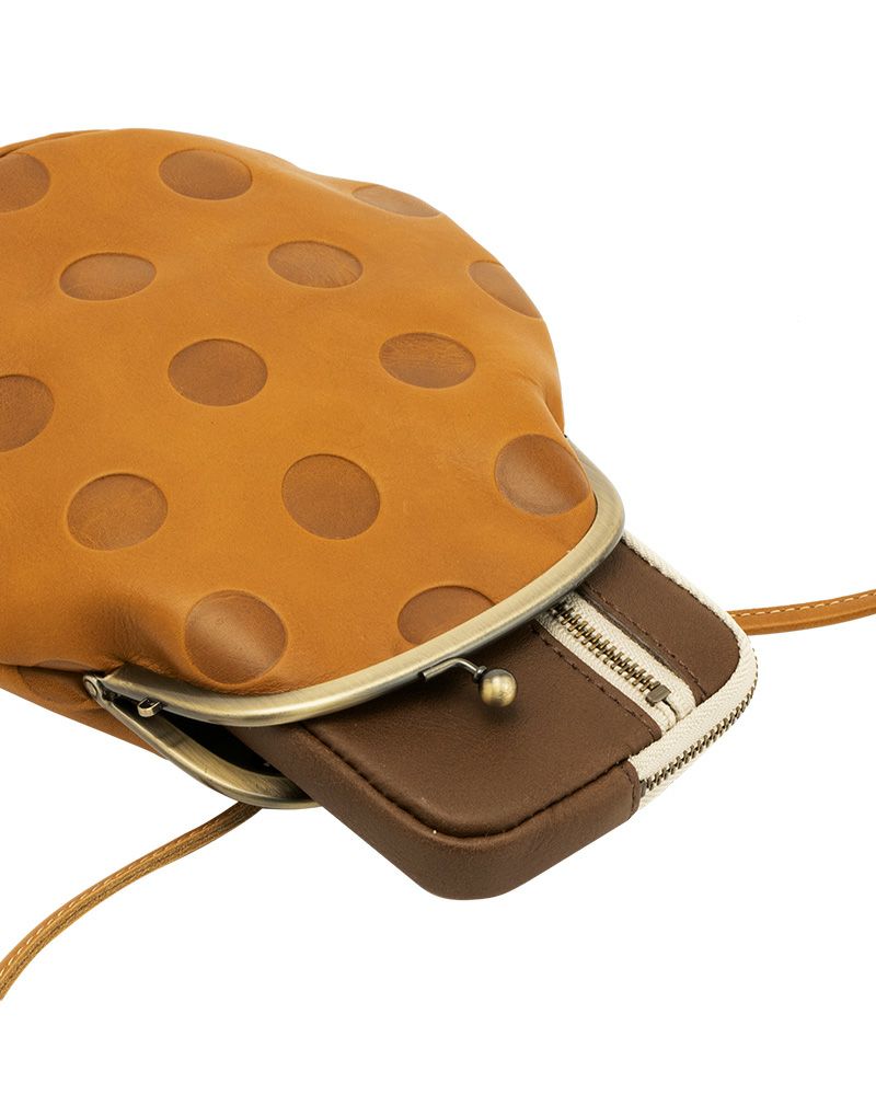 がま口ポシェットの色：キャラメル