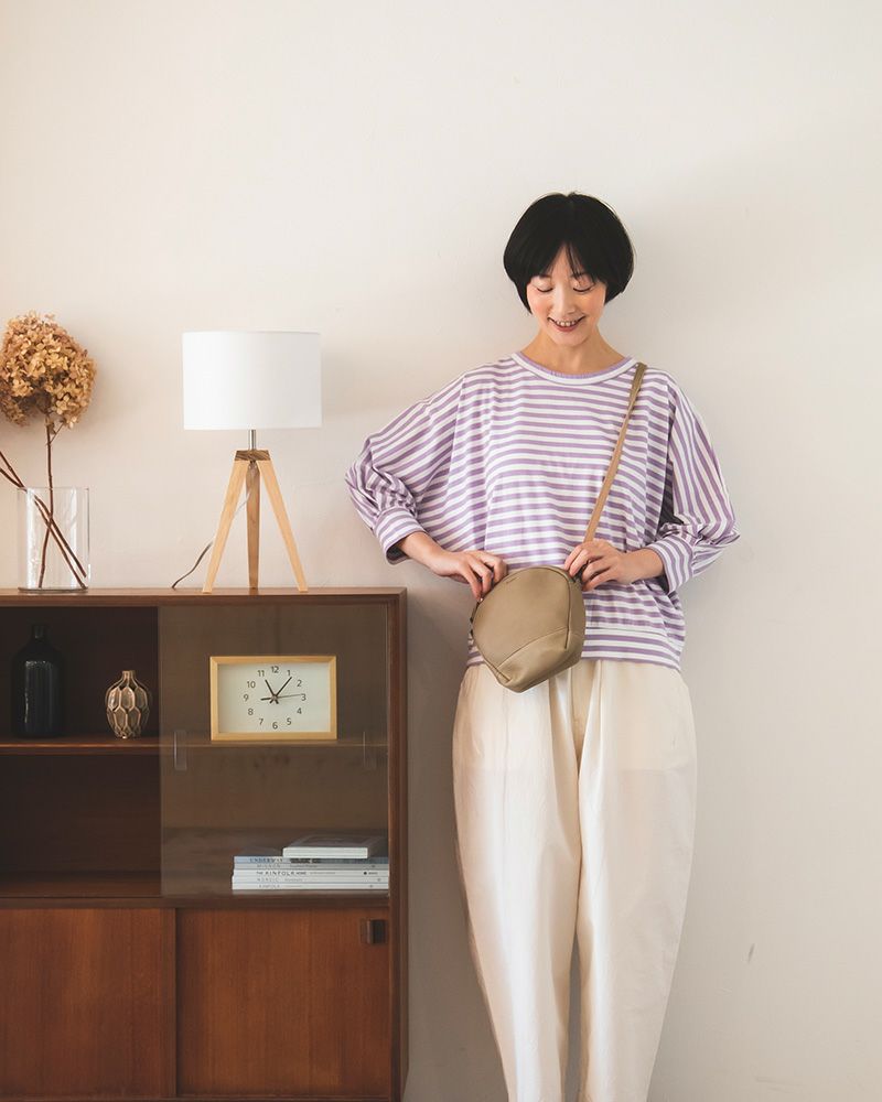 ポシェットの色：マウスグレー