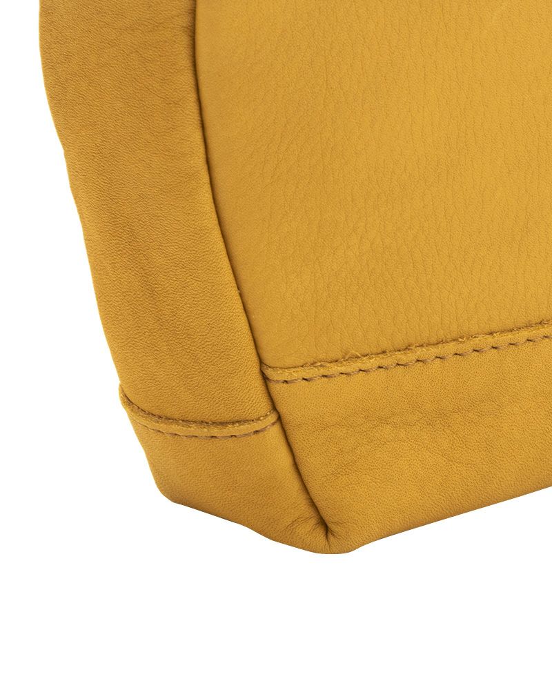 ポシェットの色：キャラメル