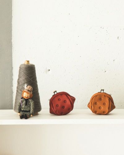 手のひらサイズのがま口「まるまるドット おじゃみがま口」