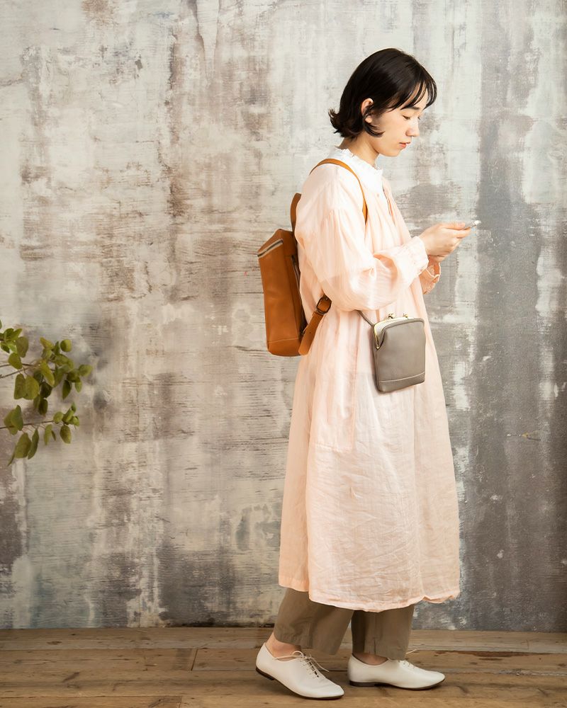 がま口ポシェットの色：ピュアグレー