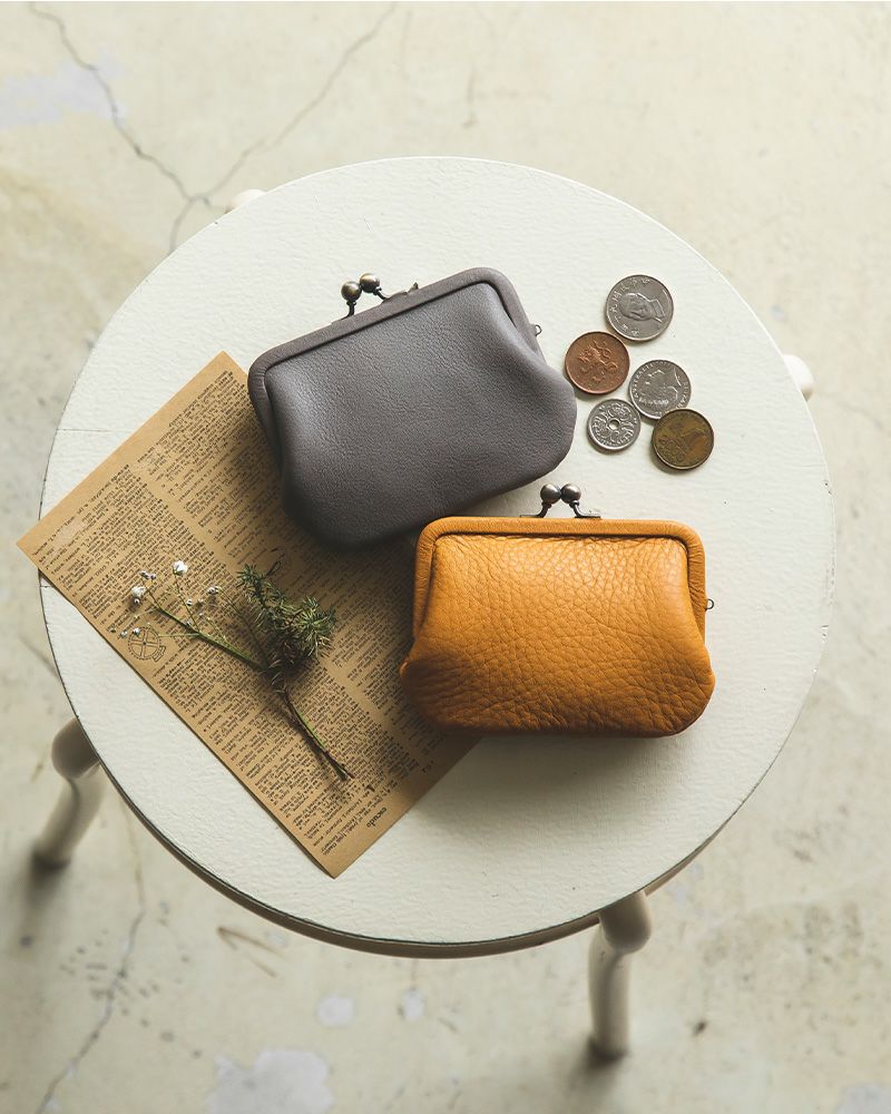 がま口の色：上から　ピュアグレー・マスタード