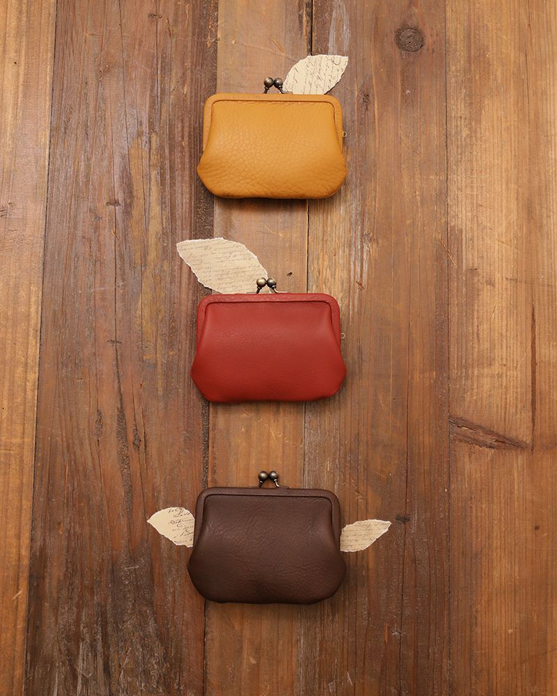 がま口の色：上から　マスタード・レッド・ダークブラウン