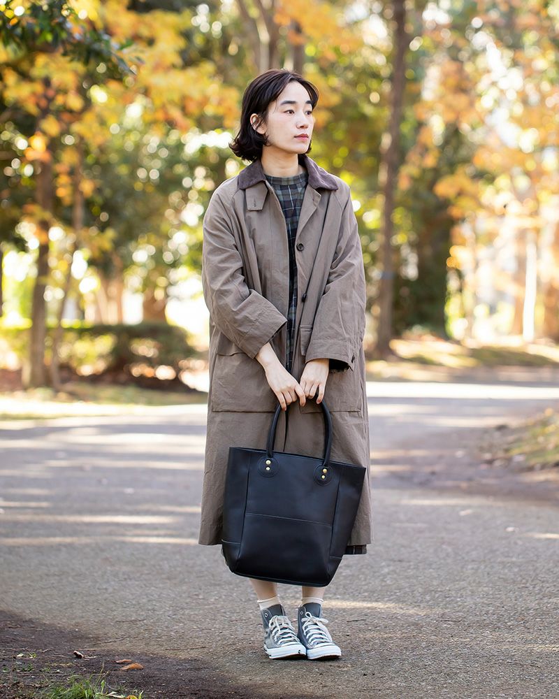 トートバッグの色：クロ