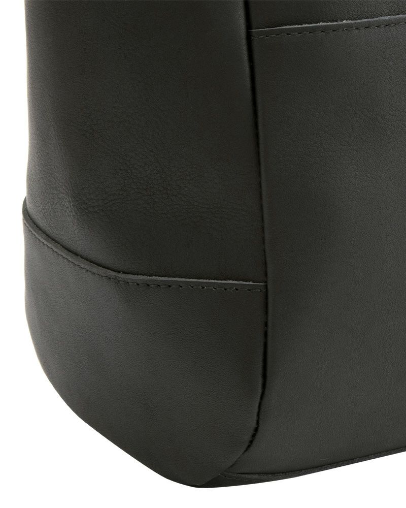 トートバッグの色：クロ