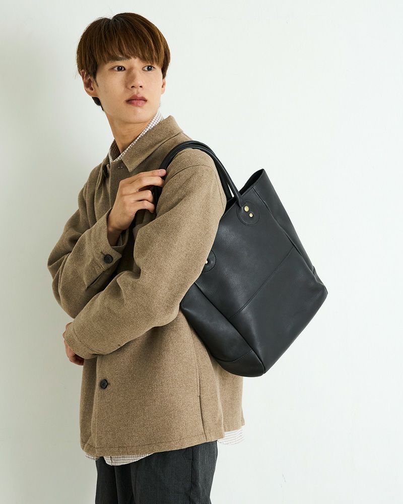 突然の雨でも安心な防水レザートート